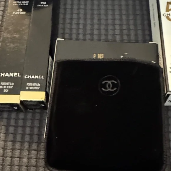 CHANEL Navy and Black Cosmetic Set - Picture 5 of 7